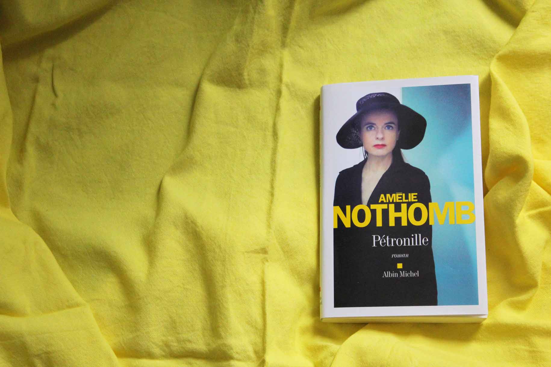 Lecture et critique du dernier livre de Amélie Nothomb, Pétronille, sur le blog culture esperluette. Rentrée littéraire 2014