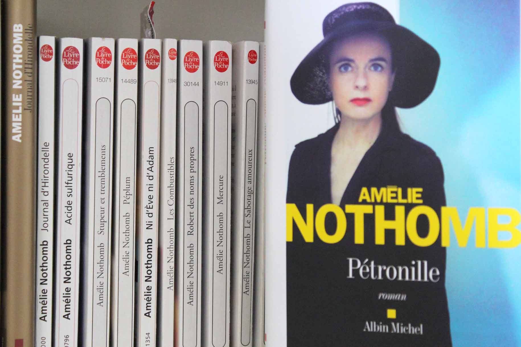 Lecture et critique du dernier livre de Amélie Nothomb, Pétronille, sur le blog culture esperluette. Rentrée littéraire 2014